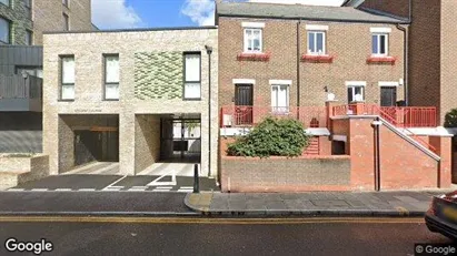 Apartments for rent in London E14 - Photo from Google Street View