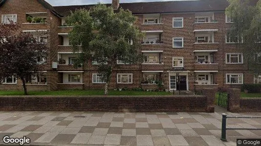 Apartments for rent in London SW14 - Photo from Google Street View