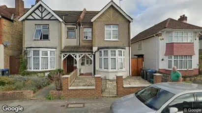 Apartments for rent in New Malden - Surrey - Photo from Google Street View