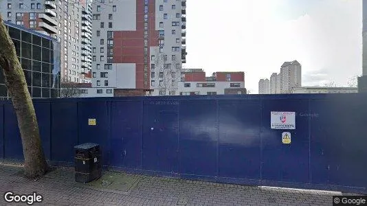 Apartments for rent in London E14 - Photo from Google Street View