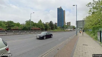 Apartments for rent in London E14 - Photo from Google Street View