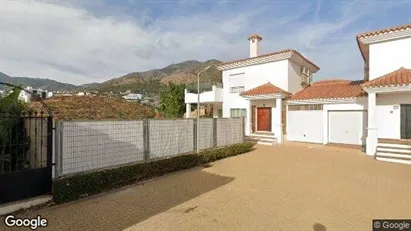 Apartments for rent in Fuengirola - Photo from Google Street View