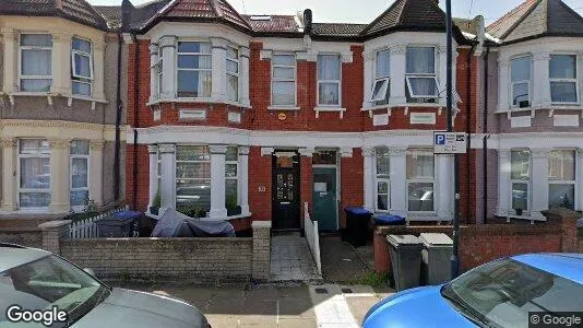 Rooms for rent in London NW2 - Photo from Google Street View