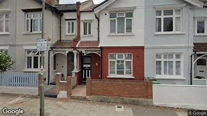 Apartments for rent in London SW17 - Photo from Google Street View