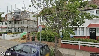 Apartments for rent in London SW18 - Photo from Google Street View