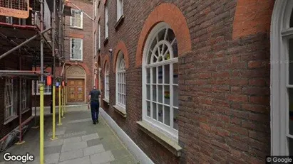 Rooms for rent in London WC2R - Photo from Google Street View