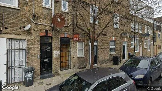 Apartments for rent in London N16 - Photo from Google Street View