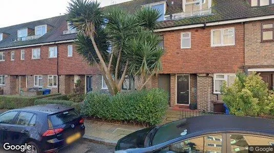 Apartments for rent in London SE17 - Photo from Google Street View