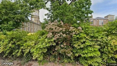 Apartments for rent in London N11 - Photo from Google Street View