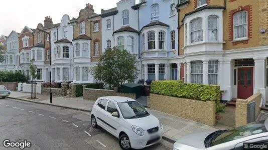 Apartments for rent in London N16 - Photo from Google Street View