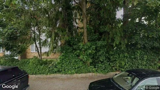 Apartments for rent in Croydon - Surrey - Photo from Google Street View