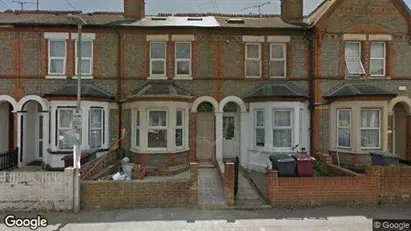 Apartments for rent in Reading - Berkshire - Photo from Google Street View