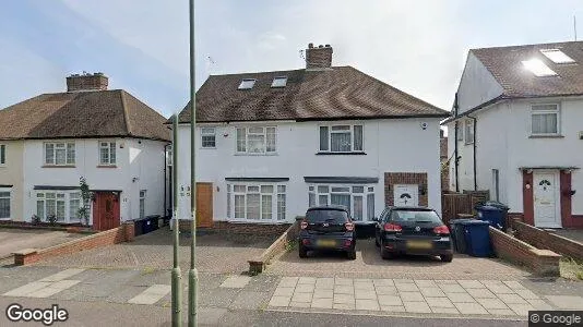 Rooms for rent in London NW7 - Photo from Google Street View