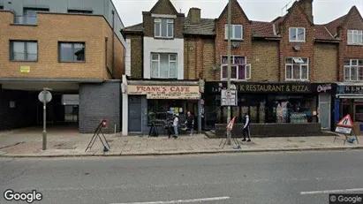 Apartments for rent in London N11 - Photo from Google Street View