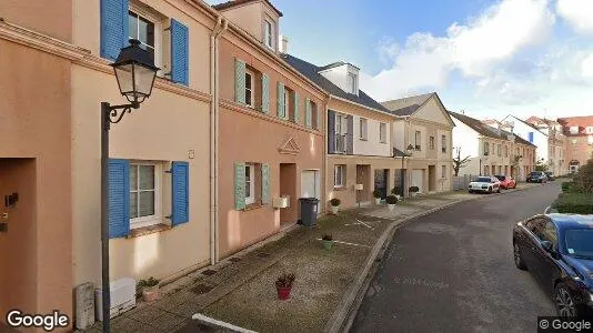 Apartments for rent in Senlis - Photo from Google Street View