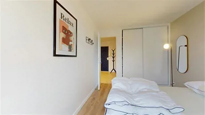 Room for rent in Le Raincy, Île-de-France