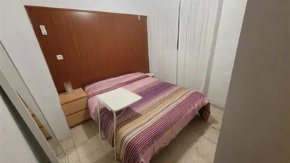 Room for rent in Hacienda de Su Eminencia, Andalucía