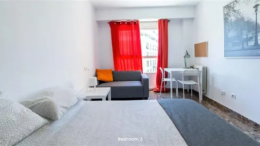 Rooms in Valencia Camins al Grau - photo 2