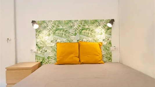 Rooms in Barcelona Eixample - photo 2