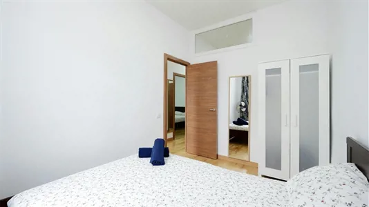 Rooms in Barcelona Ciutat Vella - photo 2