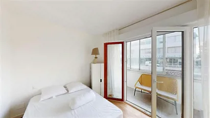 Room for rent in Saint-Julien-en-Genevois, Auvergne-Rhône-Alpes