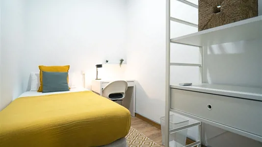 Rooms in Barcelona Ciutat Vella - photo 1