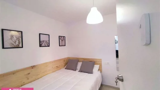 Rooms in Granada - photo 1