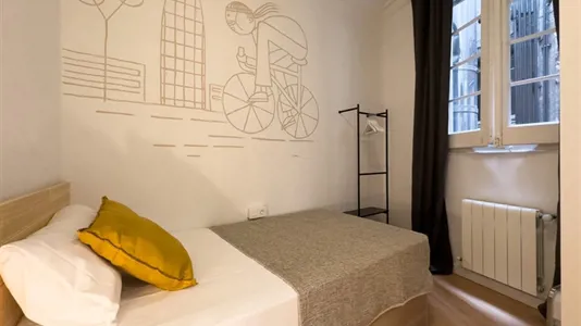 Rooms in Barcelona Ciutat Vella - photo 1