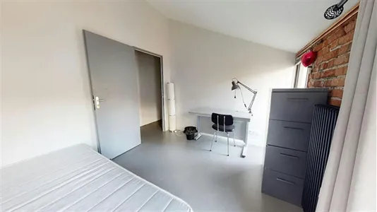 Rooms in Saint-Étienne - photo 2