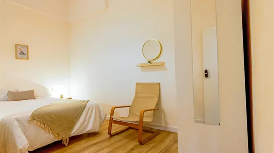 Rooms in Barcelona Ciutat Vella - photo 2