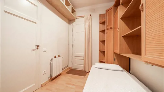 Rooms in Barcelona Eixample - photo 1