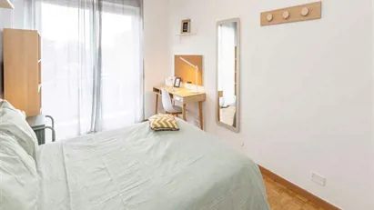 Room for rent in Milano Zona 6 - Barona, Lorenteggio, Milan