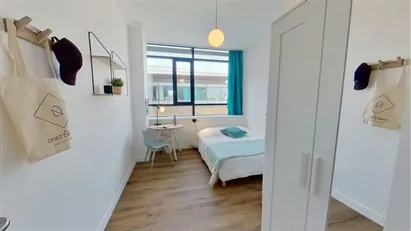 Room for rent in Nanterre, Île-de-France