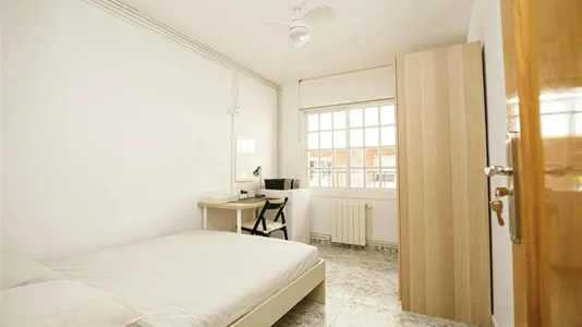 Rooms in Badalona - photo 2