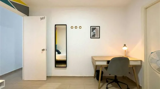 Rooms in Barcelona Ciutat Vella - photo 2