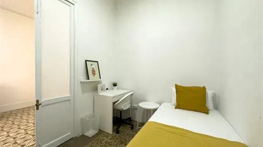 Rooms in Barcelona Ciutat Vella - photo 1