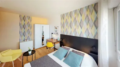 Room for rent in Nanterre, Île-de-France