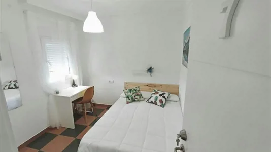 Rooms in Granada - photo 1