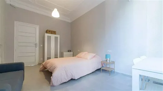 Rooms in Valencia L'Eixample - photo 2