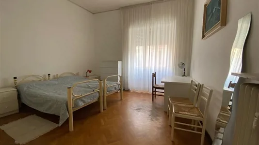 Rooms in Roma Municipio II – Parioli/Nomentano - photo 3