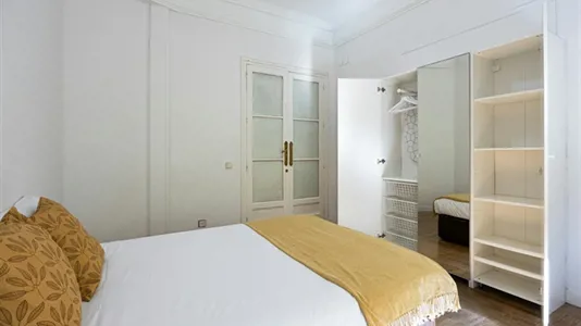 Rooms in Madrid Centro - photo 2