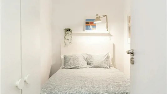 Rooms in Barcelona Eixample - photo 1