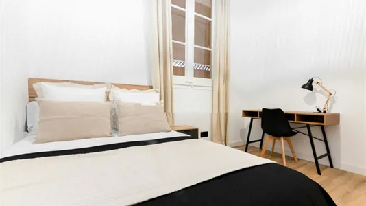 Rooms in Barcelona Eixample - photo 2