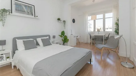 Rooms in Barcelona Eixample - photo 2