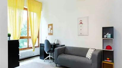 Room for rent in Vimodrone, Lombardia