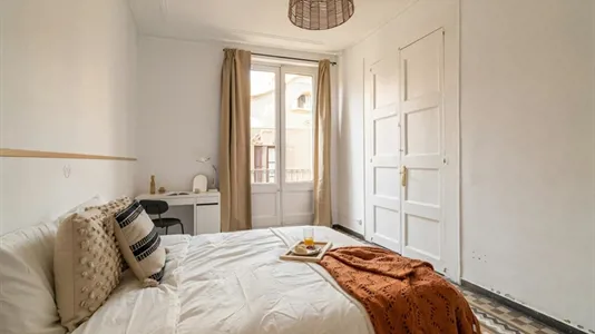 Rooms in Barcelona Ciutat Vella - photo 3