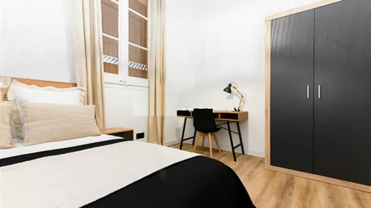 Rooms in Barcelona Eixample - photo 3