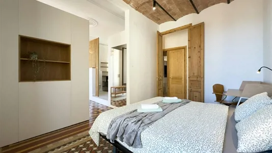 Rooms in Barcelona Eixample - photo 1