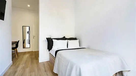 Rooms in Barcelona Eixample - photo 3