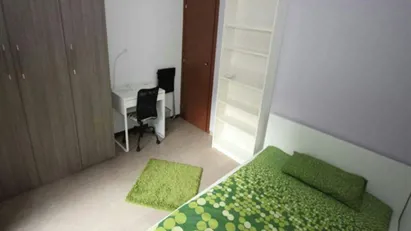 Room for rent in Milano Zona 6 - Barona, Lorenteggio, Milan